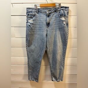 AMERICAN EAGLE – Light Blue Mom Jeans – Size 20